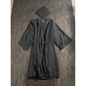Oak hall Graduation cap and gown
